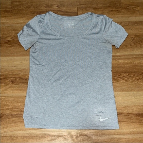 Nike Tops - Nike Gray Short Sleeve T-Shirt